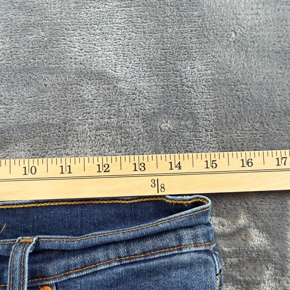Levi's Boyfriend Women's Jeans Straight Leg Distressed 28 Mid Rise Medium‎ Wash